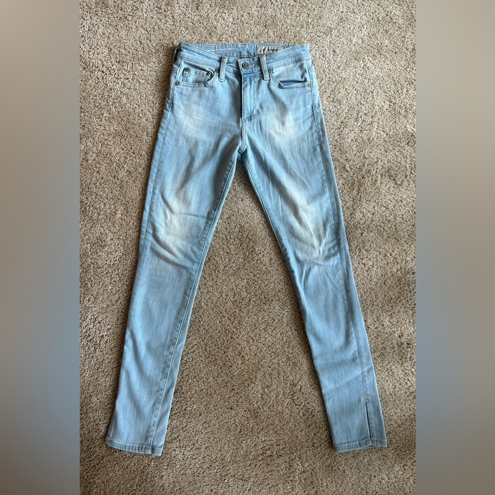 AG Farrah Skinny Ankle, side slits on ankles, light wash, excellent condition.